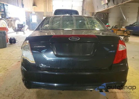 2010 Ford Fusion S z USA, uszkodzony, nr VIN 3FAHP0GA8AR295269